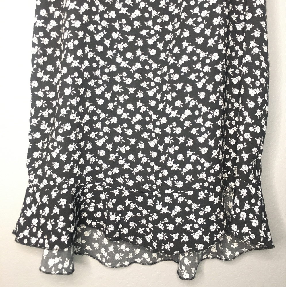 Floral Black and White Dress - Picture 4 of 4